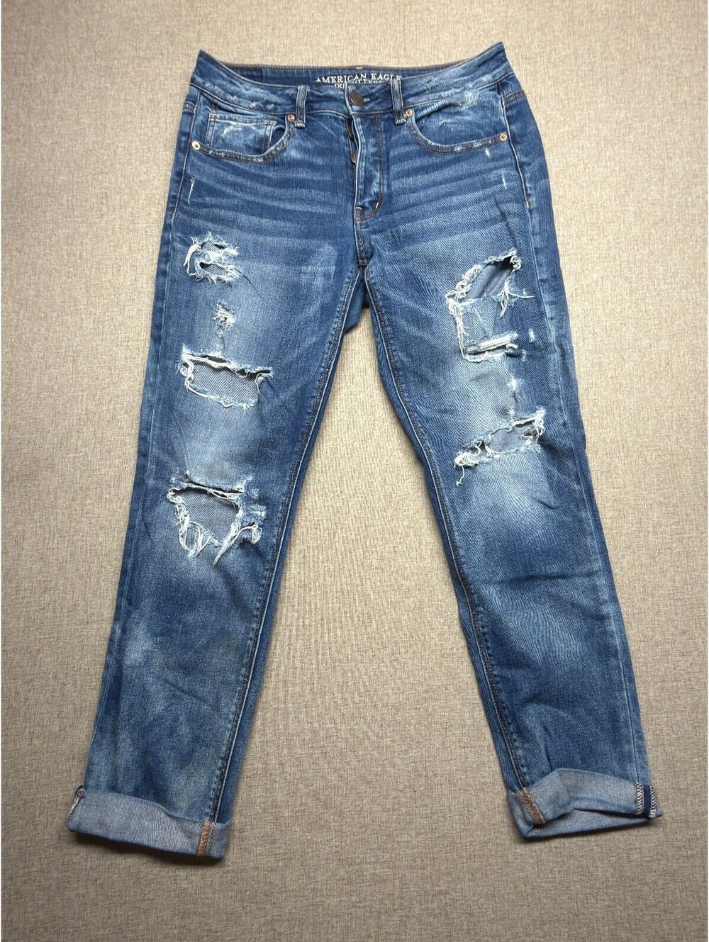 American Eagle Tomgirl Distressed Boyfriend Jeans Size 6 Regular Medium Wash